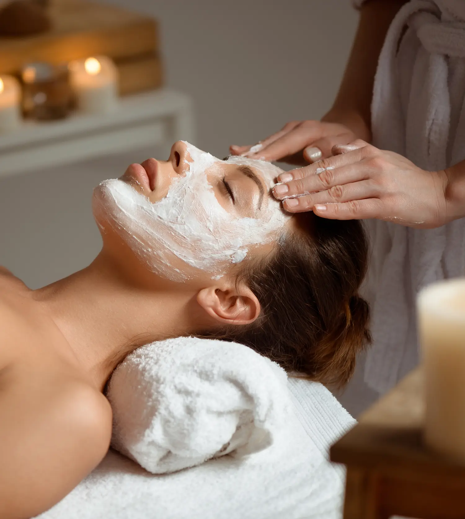 Therapist performing a Pro+ Collagen 3D Architect Facial treatment on a client at Pause Spa